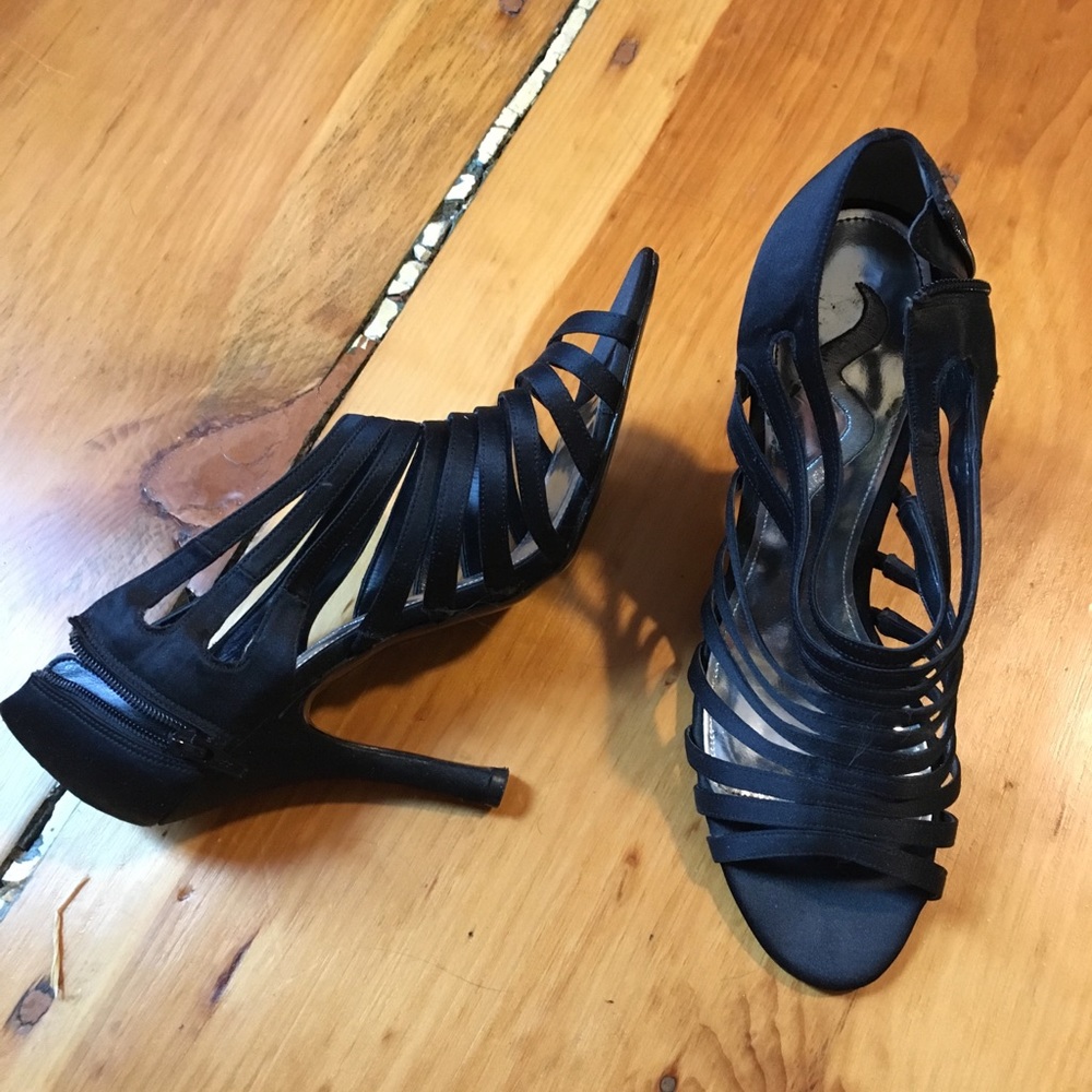 Black stewpot Nina heels size 8.5